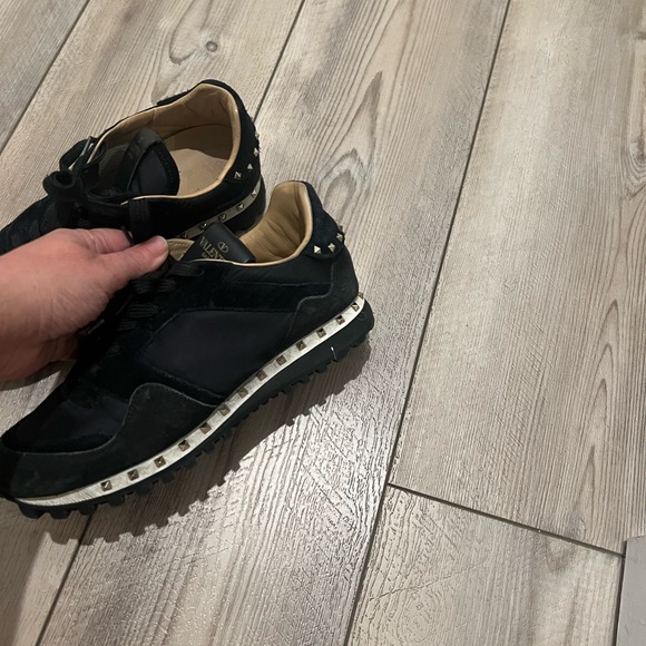 Sneakers - Picture 3 of 4